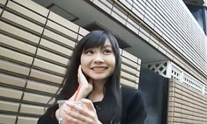 渋谷で暇そうにしている女子大生をナンパしてしつこく口説いてホテルでハメ撮り成功！